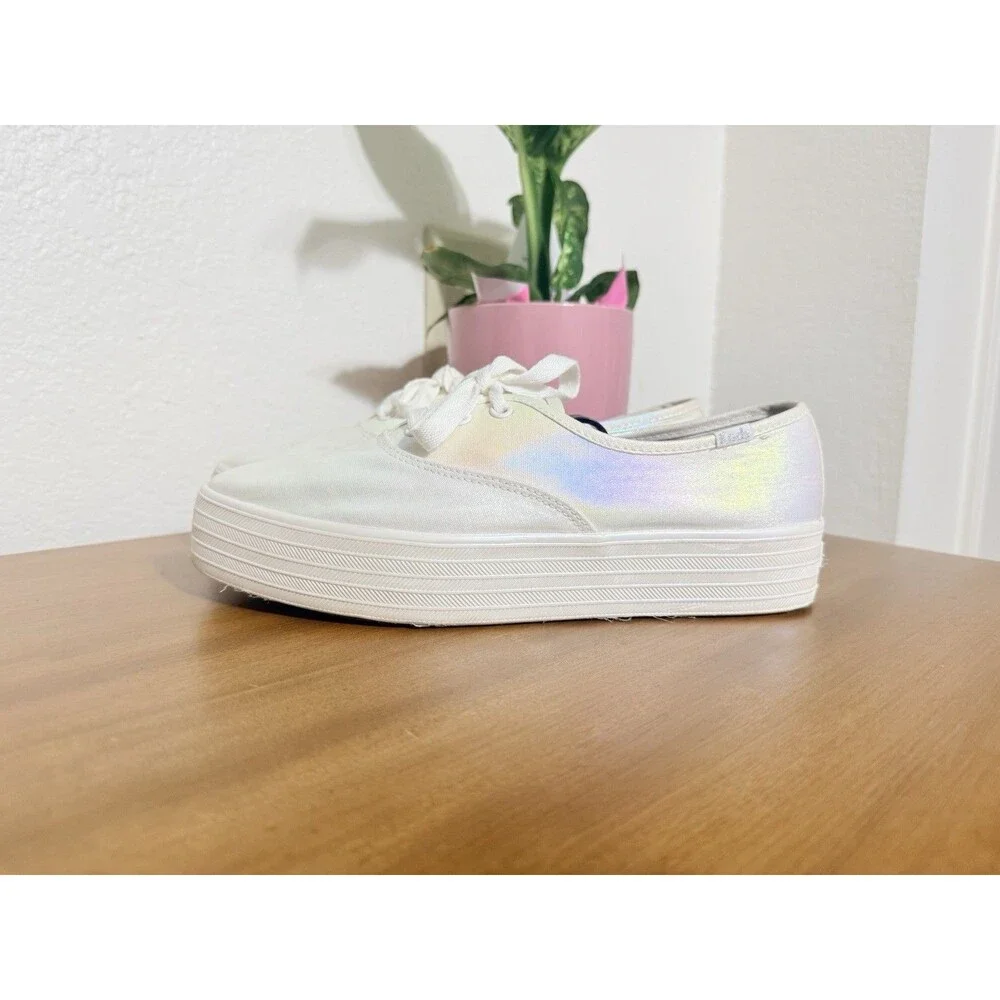 Keds White Iridescent Low Top Lace-Up Platform Sneakers WF67726 size 7.5